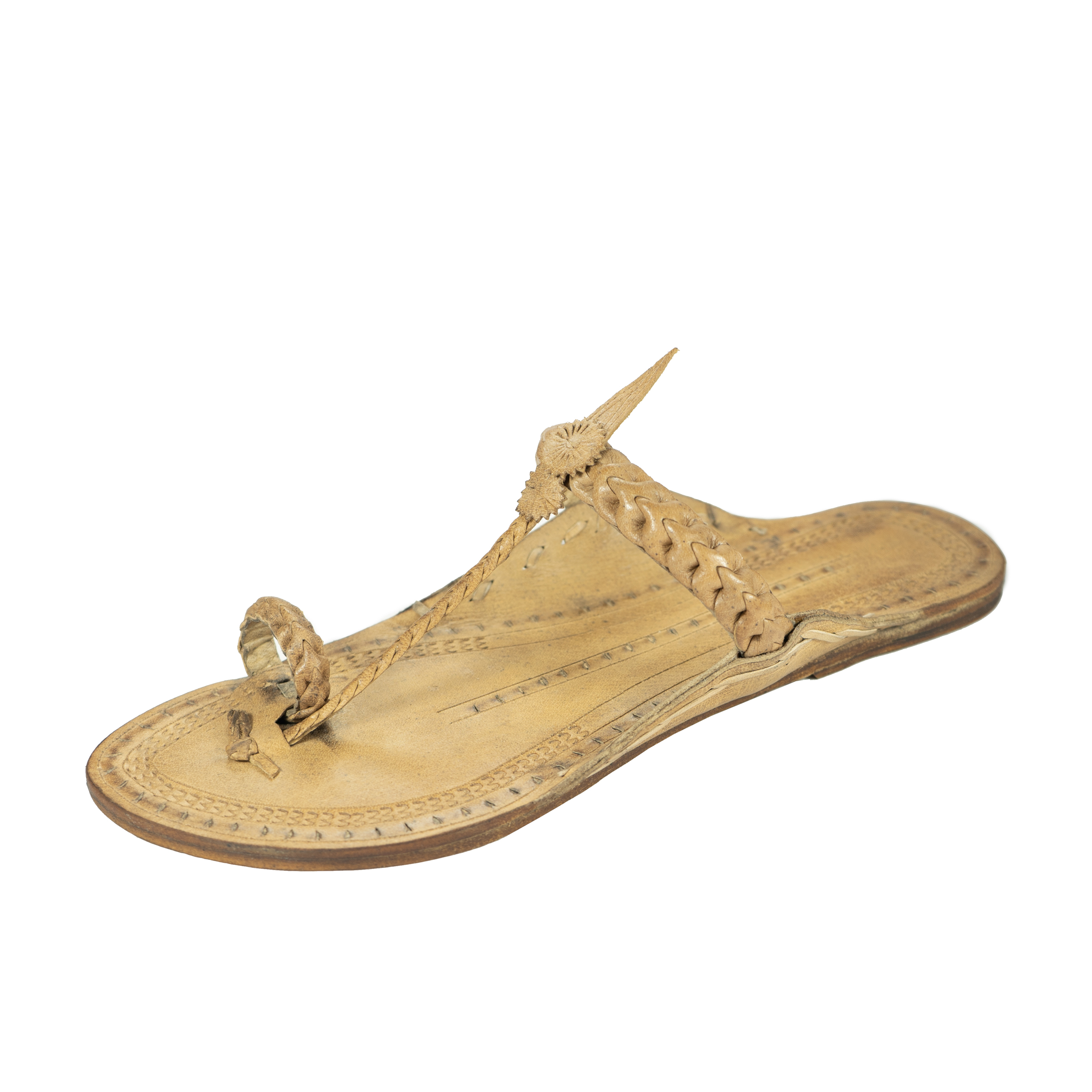 myntra kolhapuri chappals